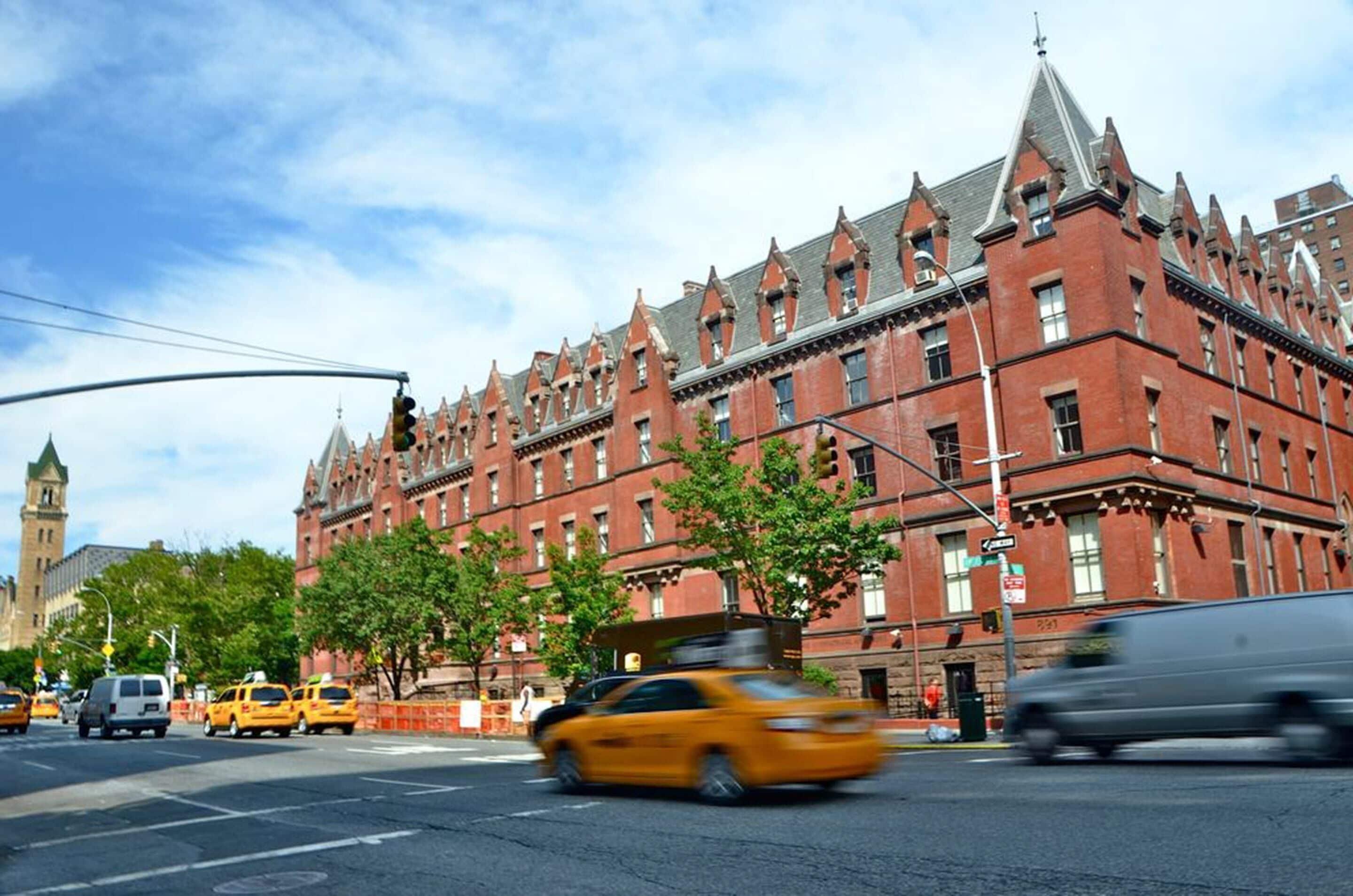 14 Airport-Friendly Hotels Close to Central Park, NYC
