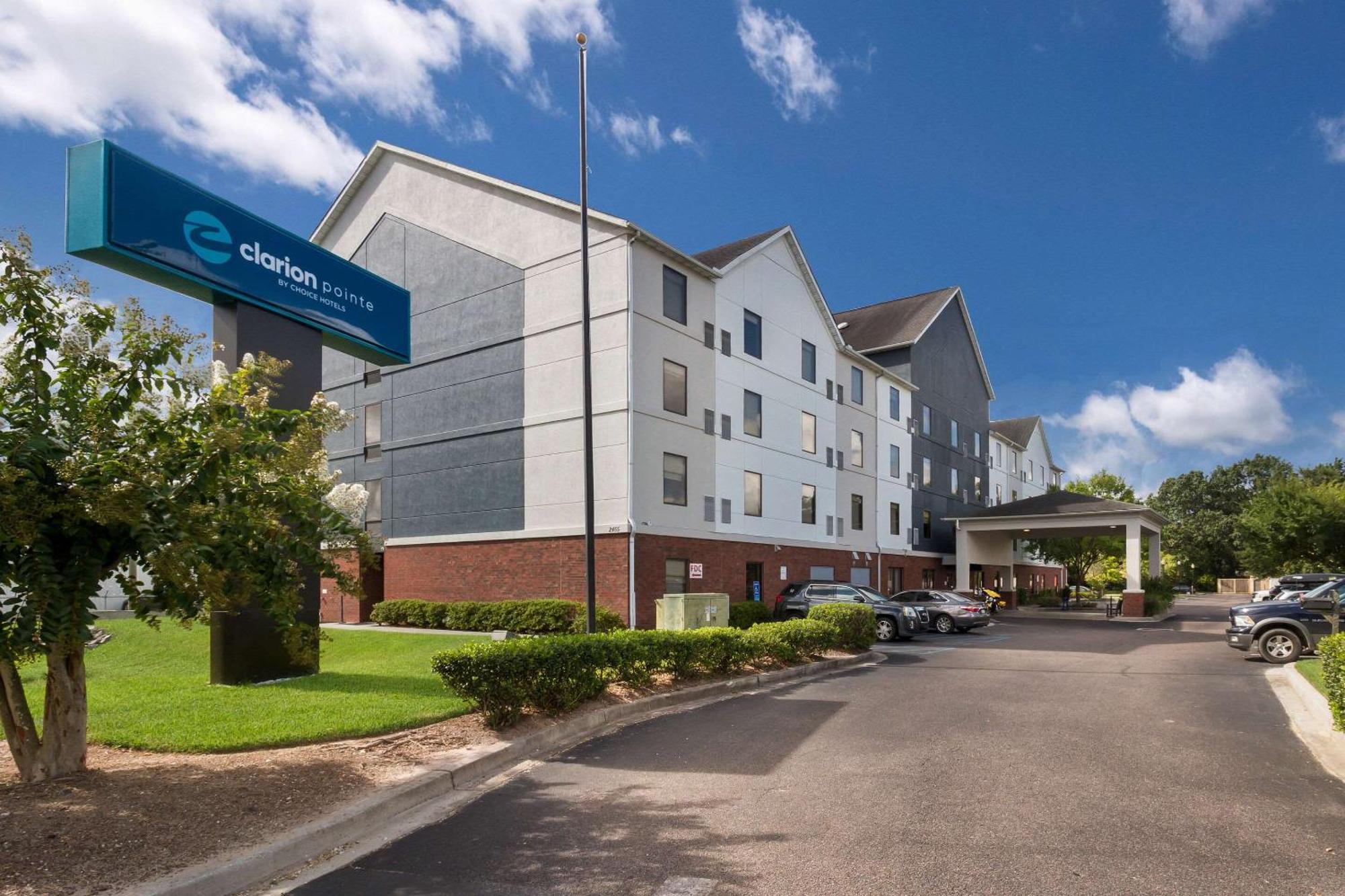 5 Budget Hotels Near American Military Museum Worth Booking