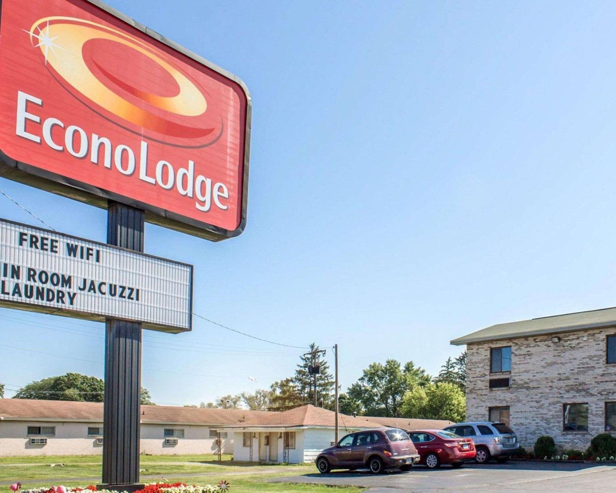 4 Leisure Hotels Close to Elkhart 112 Club Worth Booking
