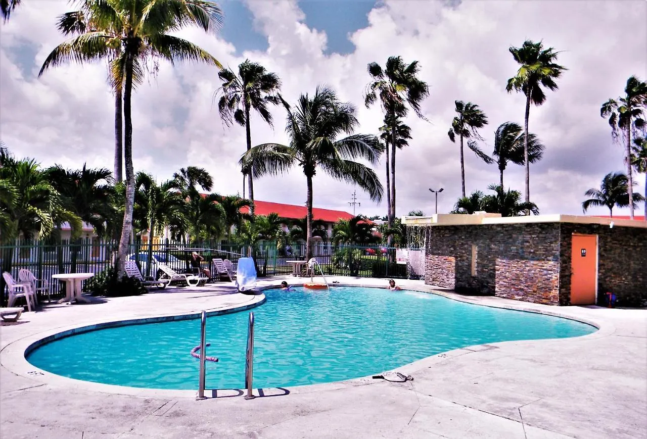 Staying Near Coral Castle: 4 Central Homestead Hotels Compared