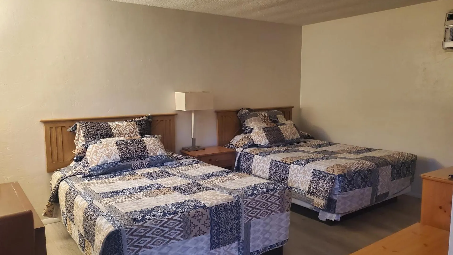 Where to Stay Near Durango Arts Ctr: 6 Budget Hotels