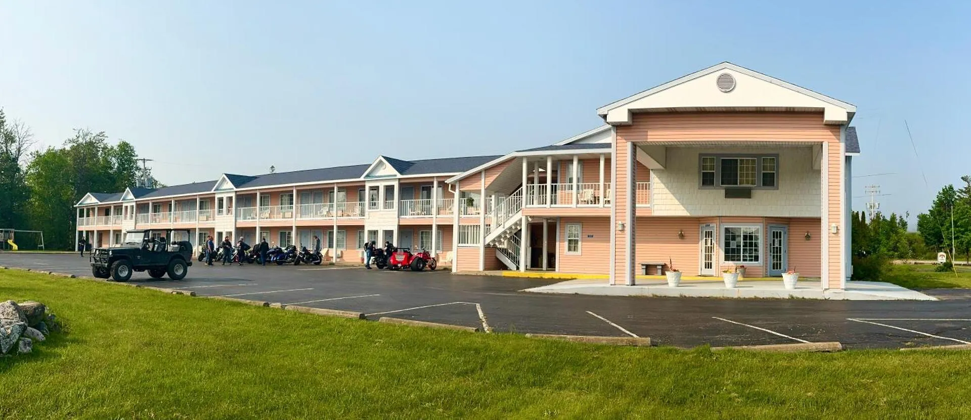 7 Budget Hotels Near Mackinac Bridge Worth Booking