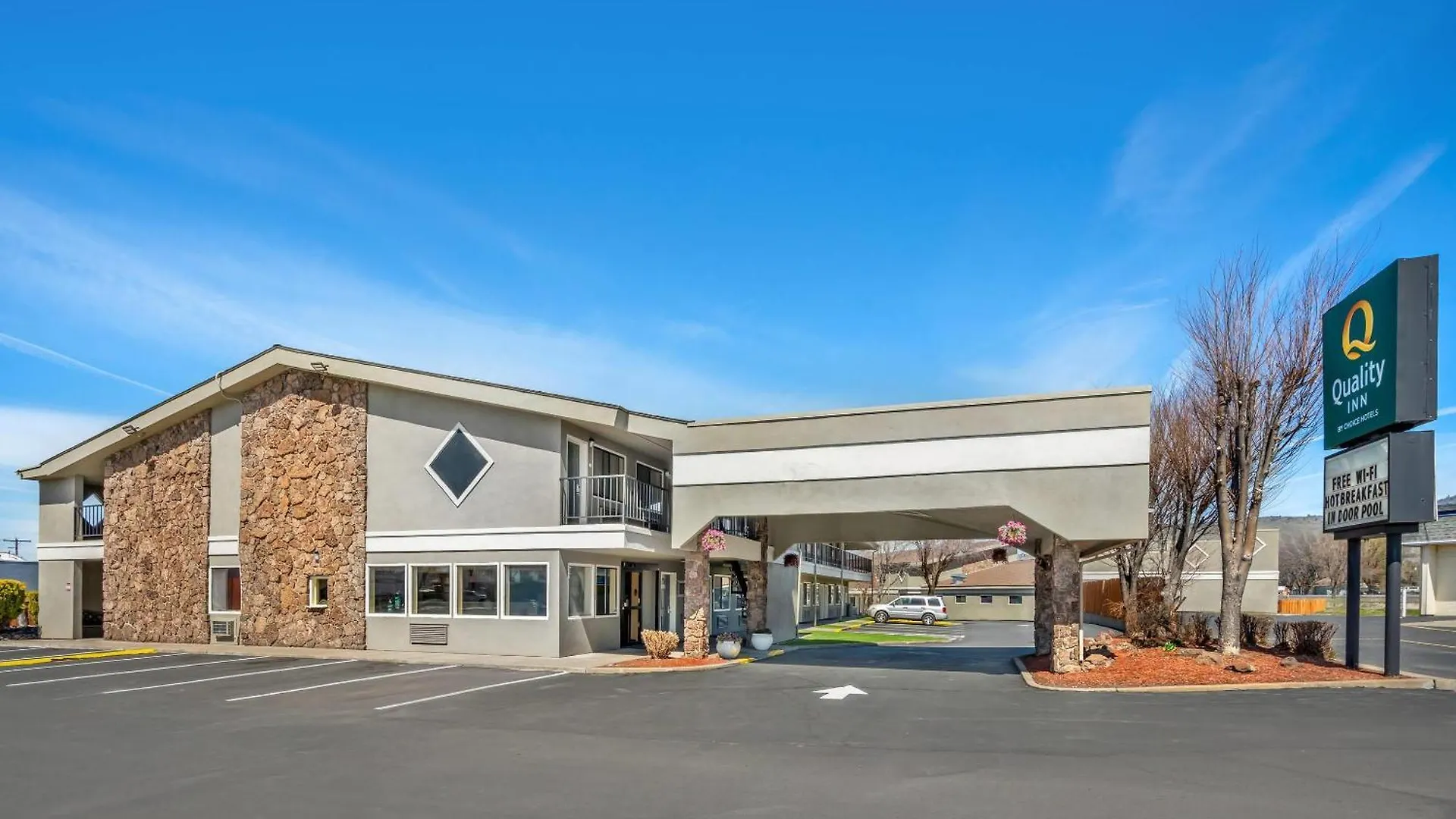 Where to Stay Near Crater Lake: 5 Best 2-Star Hotels