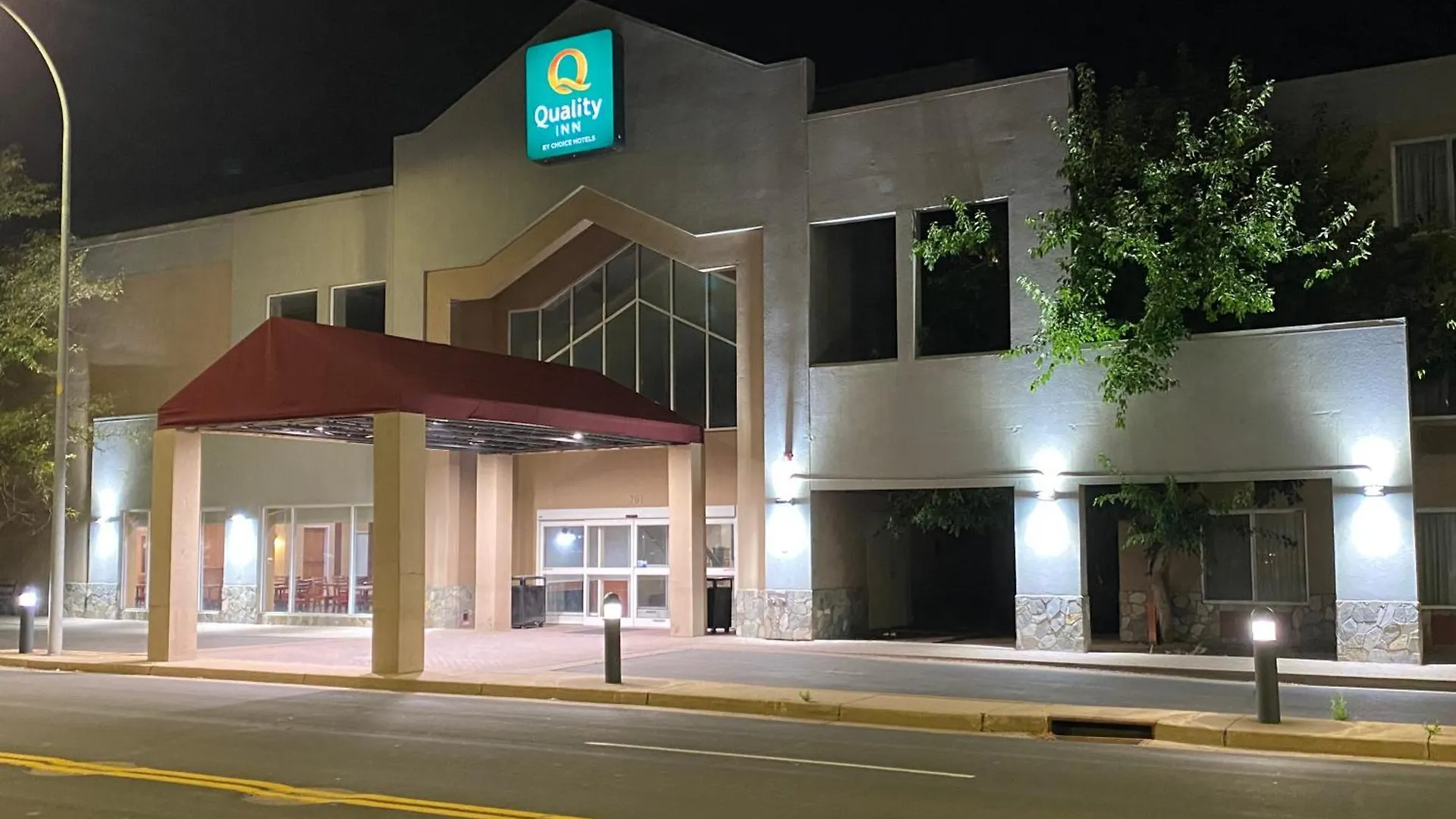 5 Business Hotels Near Island Grove Event Center That Deliver
