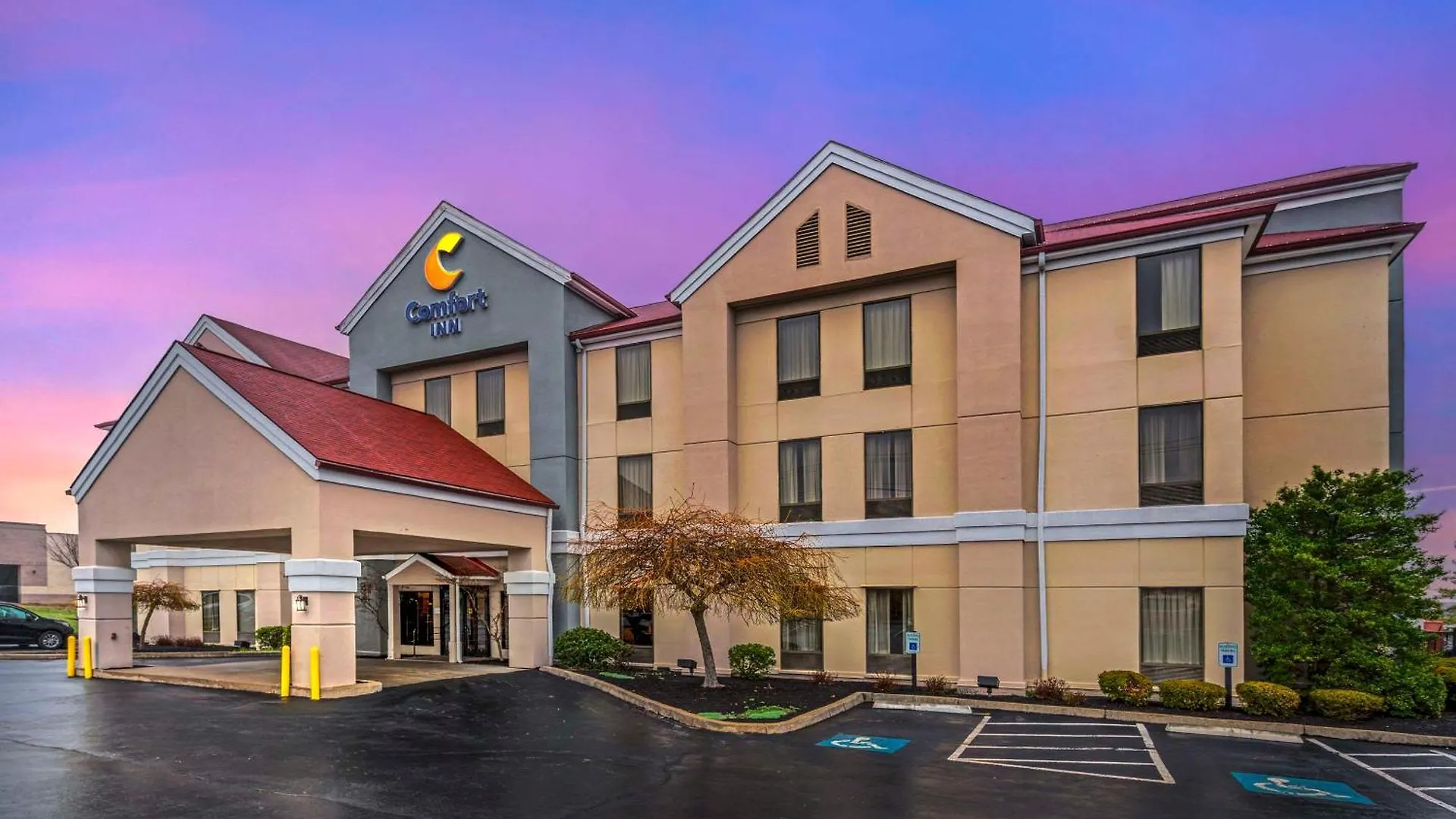 7 Airport Hotels Near Boone County Veterans Memorial Park Worth Booking